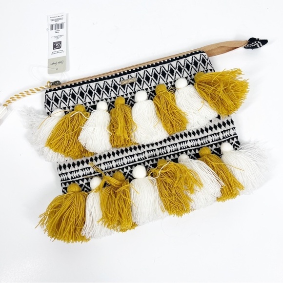 Charlie PAIGE NWT Bohemian Clutch with Tassels and tapestry type fabric - Picture 2 of 6